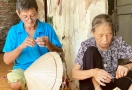 Chuông for conical hats village