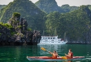 922-kayaking-halong