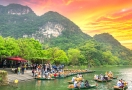 Sampan cruise in Trang An (Ninh Binh)