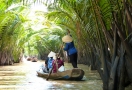 Sampan cruise in Ben Tre (Mekong)