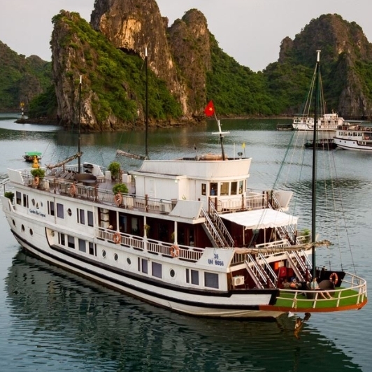 Garden Bay Classic Cruise 14 Cabins In Bai Tu Long Bay 