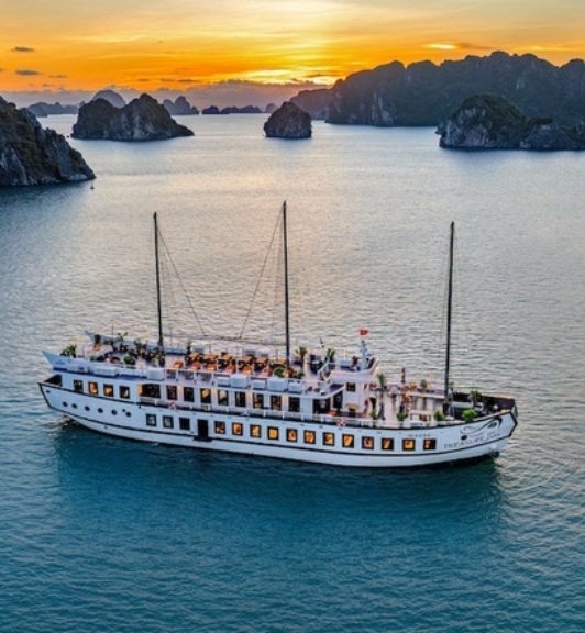 Treasure Junk Cruise In Bai Tu Long Bay 