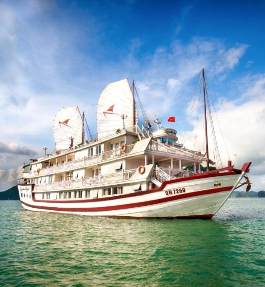 Signature Royal Cruise Boat Bai Tu Long Bay