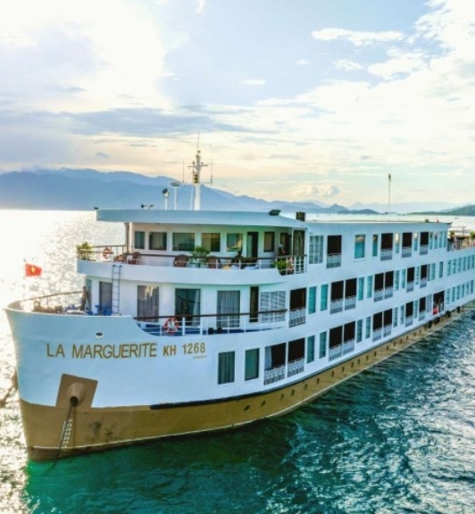 Rv La Marguerite Cruise Through Mekong River 