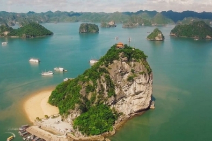 Hanoi - Halong Bay - Sung Sot Cave - Titop Island (L, D)