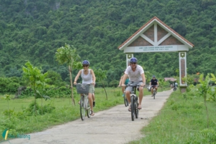 Lan Ha Bay - Viet Hai Village - Ba Trai Dao Beach (B,L,D)