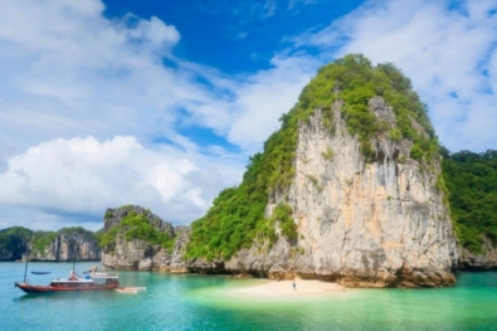 Lan Ha Bay - Cat Ba Island - Tuan Chau Wharf (B,L)