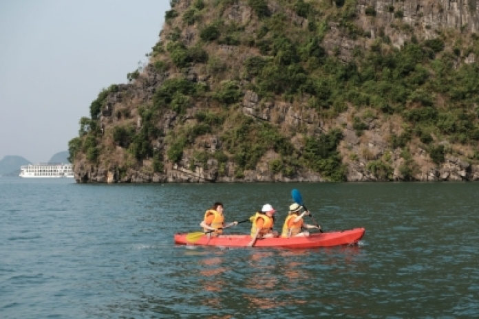 Bright Cave - Ba Trai Dao Beach - Pearl Farm (B,L,D)