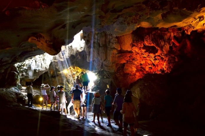 Halong Bay - Sung Sot Cave - Hanoi (B,L)