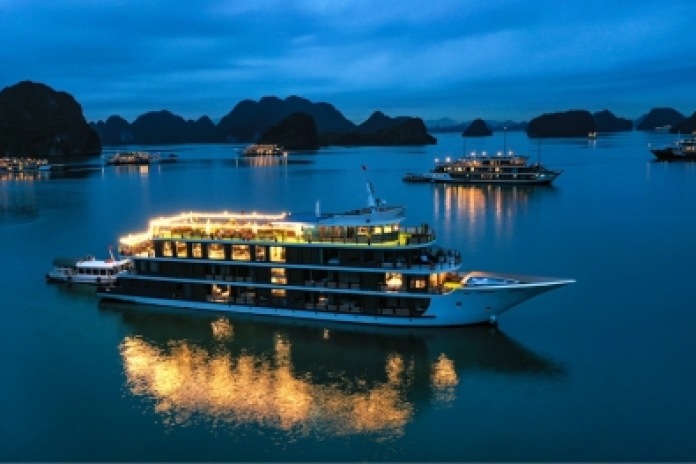 Halong Bay - Lan Ha Bay - Tra Bau (Lunch - Dinner)