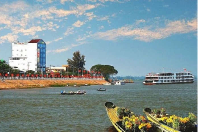 Mekong River - Tan Chau - Cambodian Border (B,L,D)