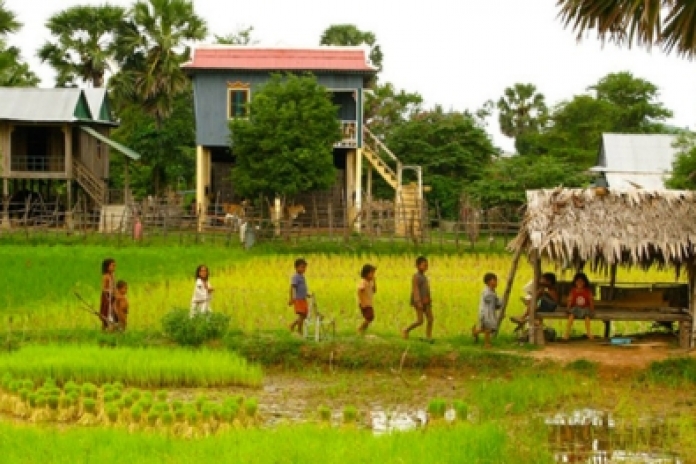 Phnom Penh – Koh Chen – Koh Dach – Angkor Ban (B,L,D)