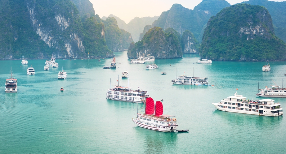 Halong Bay Cruise, Vietnam