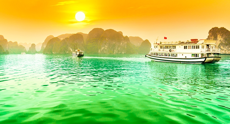 Halong Bay Cruise, Vietnam