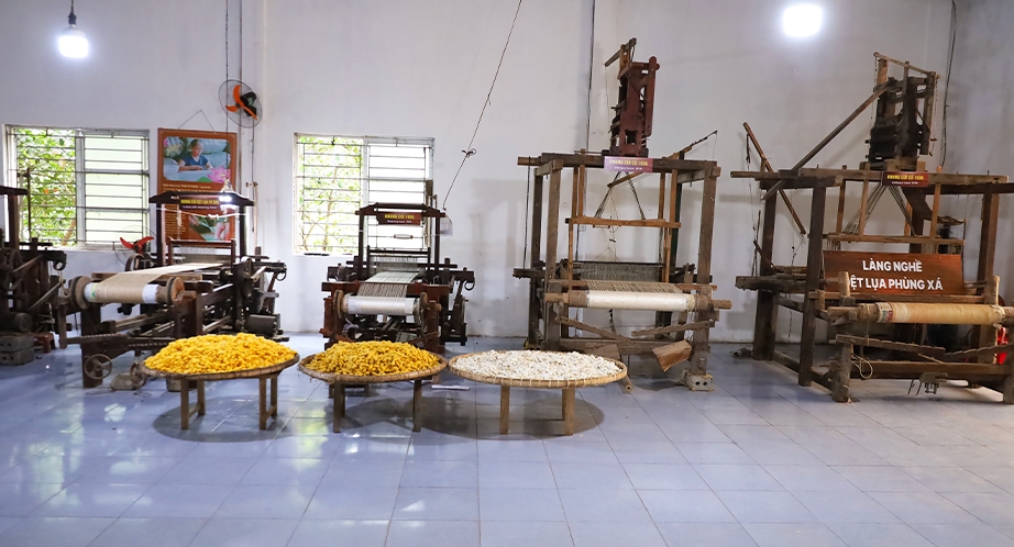 Ancient looms in Phùng Xá village