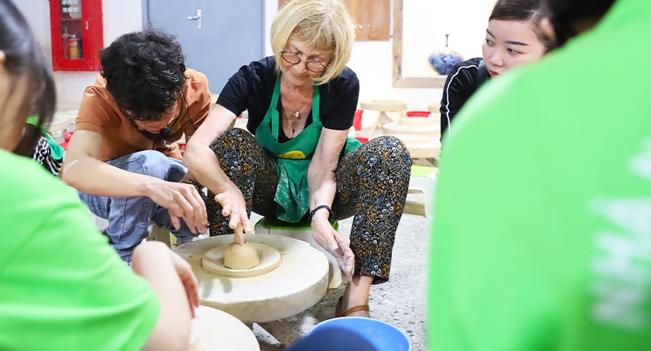 Bat Trang pottery ceramic class