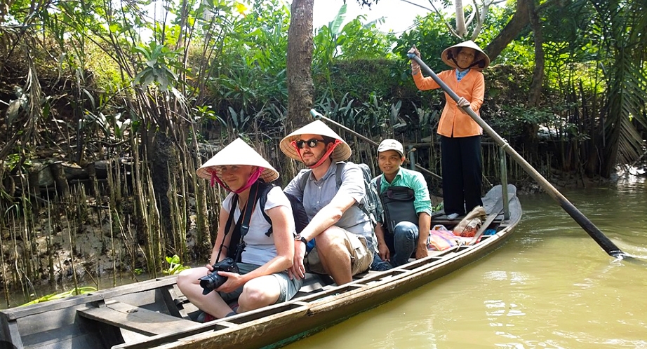 Sampan cruise in Mekong River