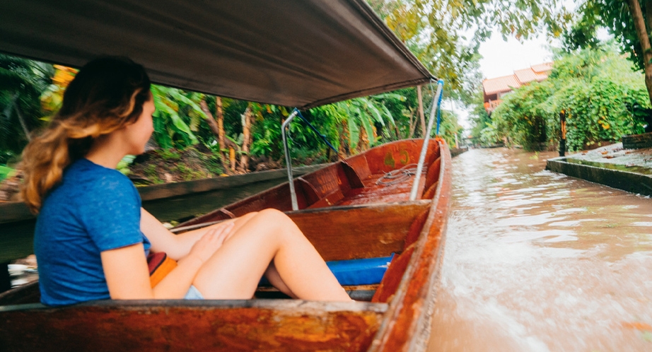 Damnoen Saduak floating market