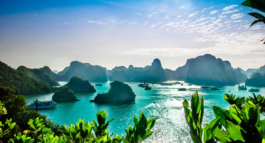 922-halong-bay-vietnam-2