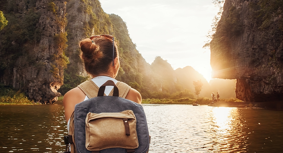 Sampan cruise in Trang An (Ninh Binh)