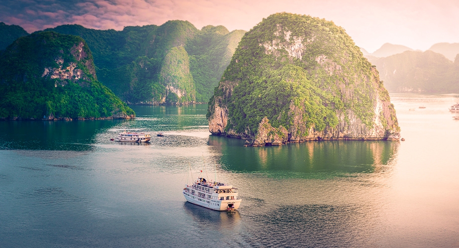 922-halong3-majestic-vietnam-18days