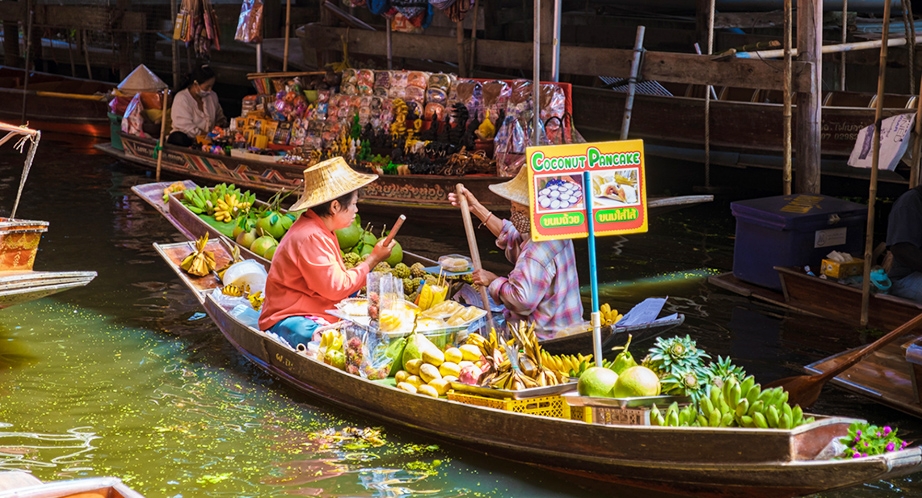 Damnoen Saduak floating market