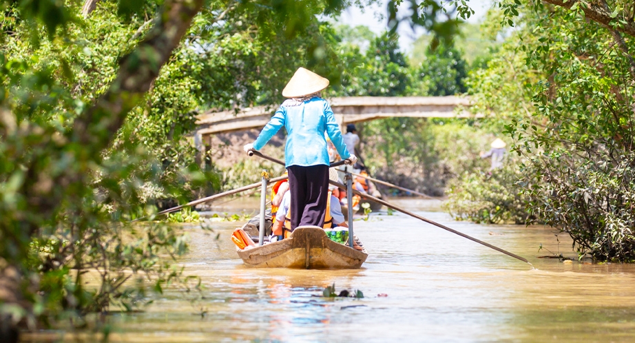 Sampan cruise in Mekong River