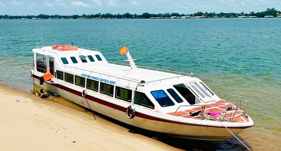 Express boat Chau Doc - Phnom Penh