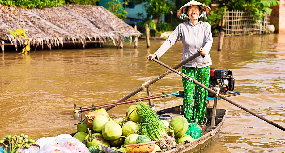 Sampan cruise in Mekong River