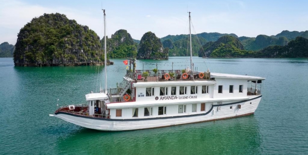 Overview about Amanda Legend cruise in Halong Bay