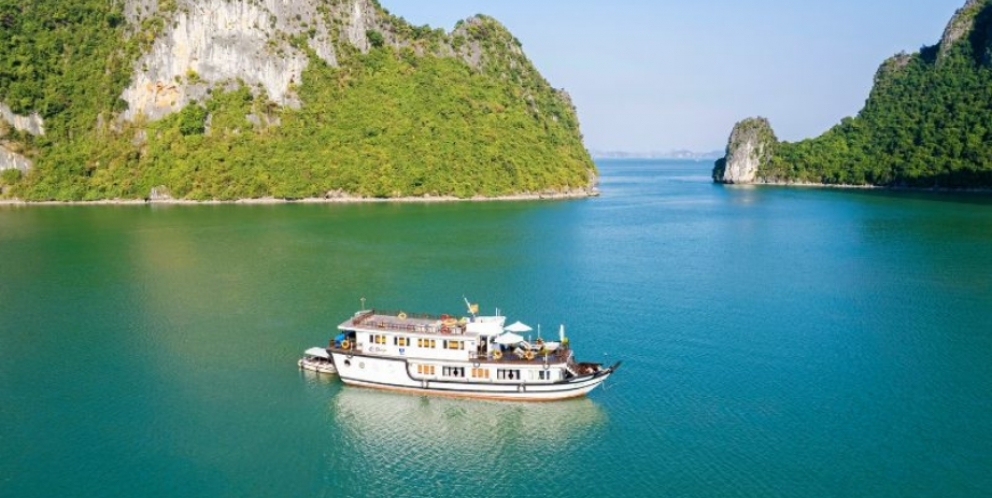 Experience adventure journey with Bhaya Legend private cruise 