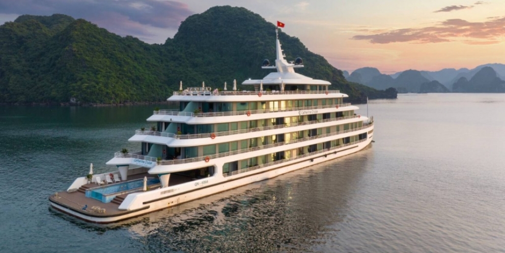 Catherine cruise in Halong Bay 