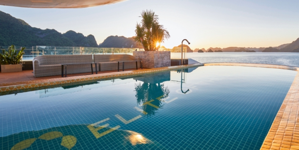 Relax in pool on boat 