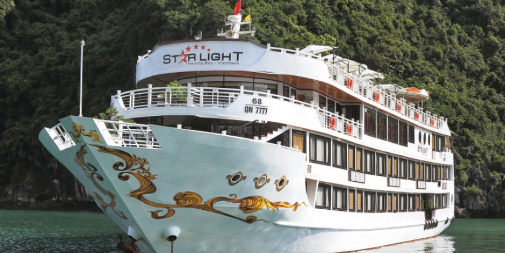 Experience in 4-star Halong bay's cruise 