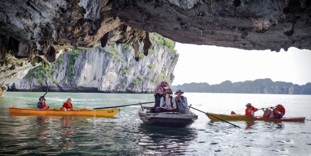 Have fun with Rowing boat trip