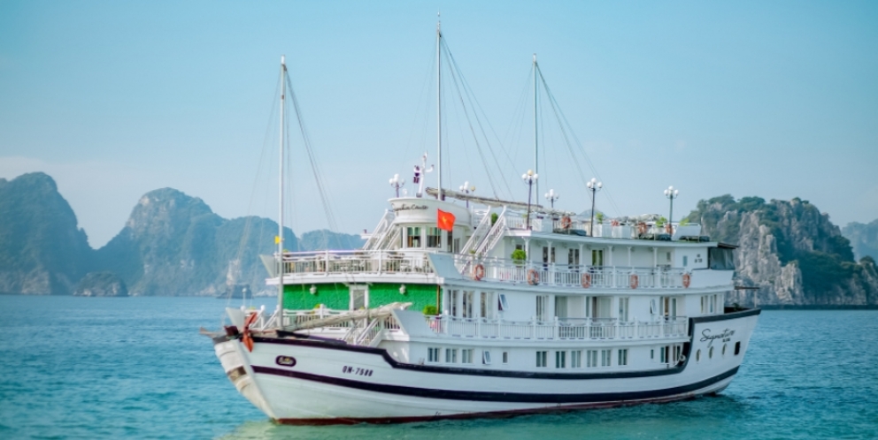 Signature Cruise in Bai Tu Long bay