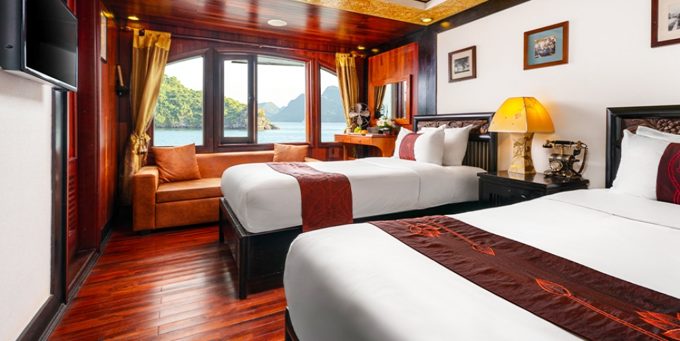 Twin-room-Valentine-junk-Halong