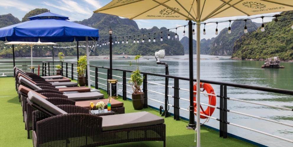 Spacious sundeck with Lan Ha Bay view