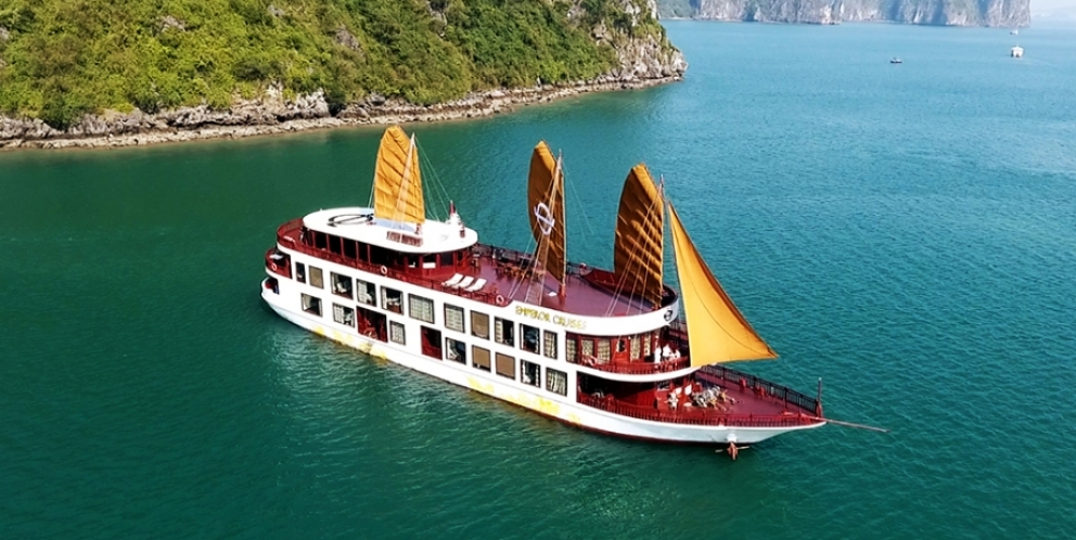 Emperor Cruisees Legacy Halong bay 