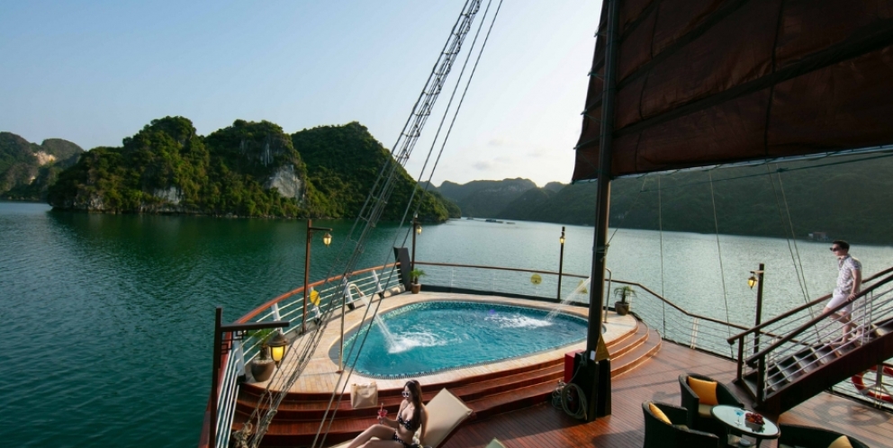 Experience top best services in Orchid Trendy Cruise Boat Halong Bay 