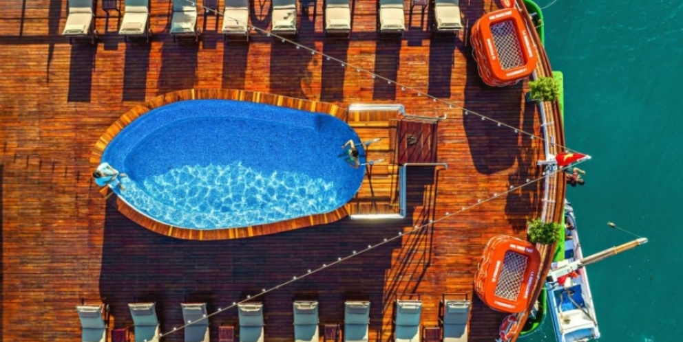 Relaxing swimming pool on sundeck