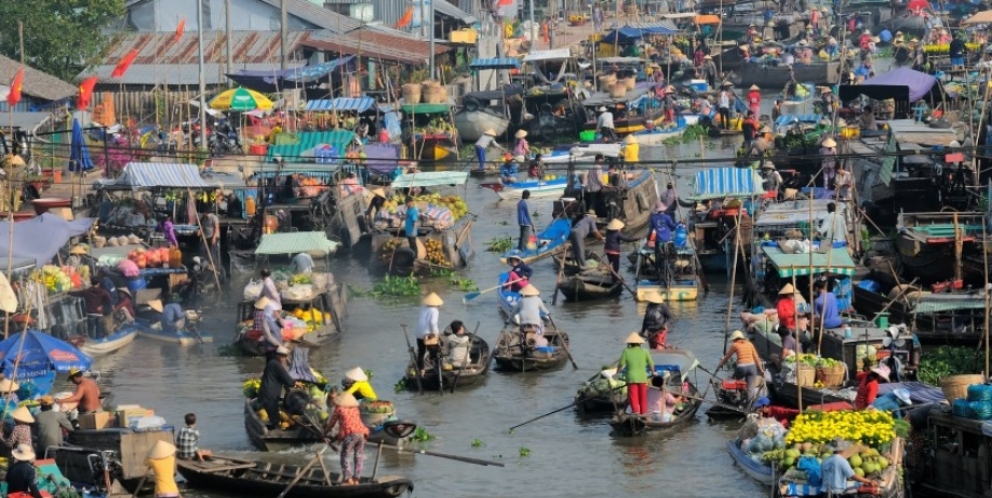 Bursting Cai Rang floating market