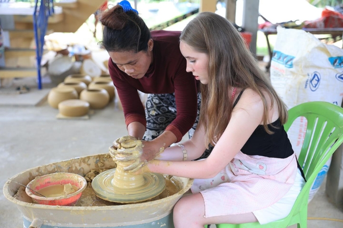 Discover Kampong Chhnang, a town famous for its pottery in the Cambodia itinerary 10 days