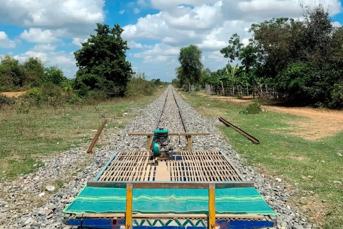 Bamboo Train, a unique experience for 21 days in Cambodia