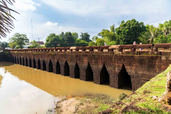 7 days in Cambodia, Kampong Kdei, the old bridge is printed on Cambodian currency