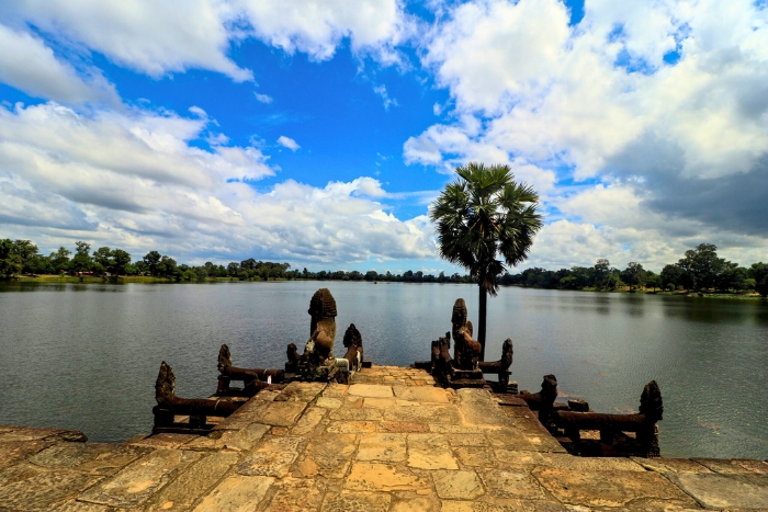 1 week in Cambodia, Srah Srang, an ancient royal swimming pool surrounded by serene landscapes