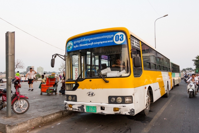 How to get around in Phnom Penh? Buses are available for you