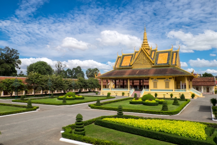 A visit to the Royal Palace in 5-day Phnom Penh itinerary