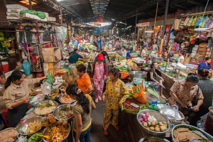 Recharge the energy at food stalls