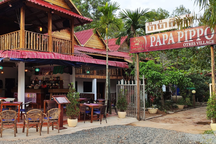 Papa Pippo Otres Village, a guesthouse overlooking the river